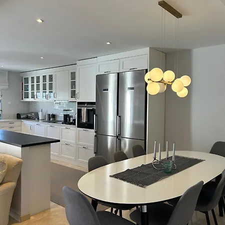 4 Bedroom Townhouse Puerto Banus Apartment
